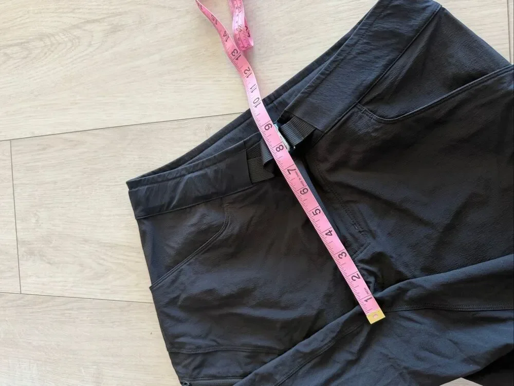 Arc'teryx Palisade Belted Hiking Shorts Mens 30 Black